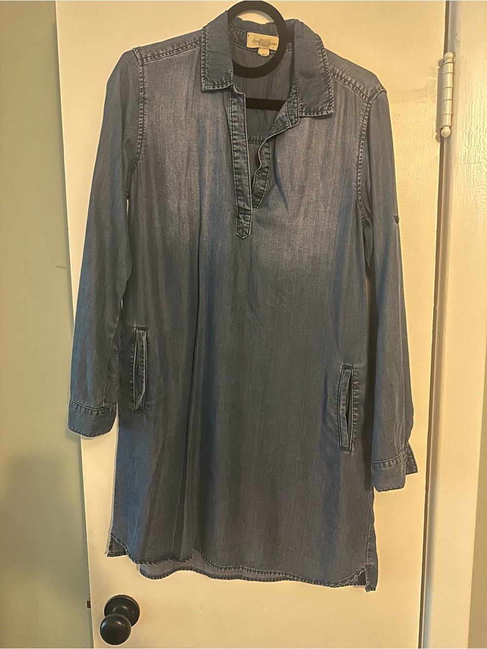cloth & stone Chambray V-Neck Tunic Dress in Blue - Picture 2 of 3